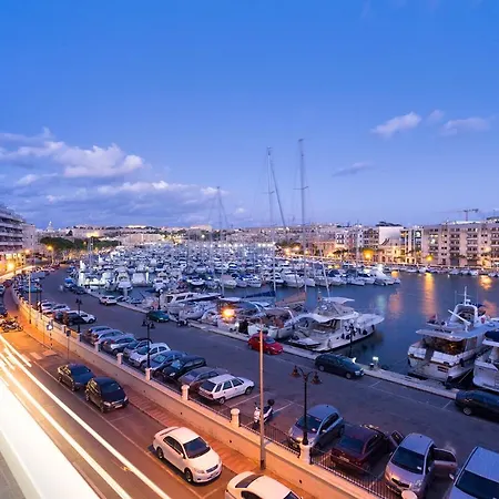 Luxury 3br With Marina Views Apartment *
